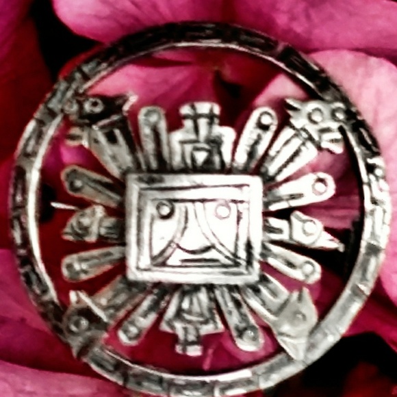 Vintage Sterling Silver Aztec Face Brooch - Picture 5 of 5